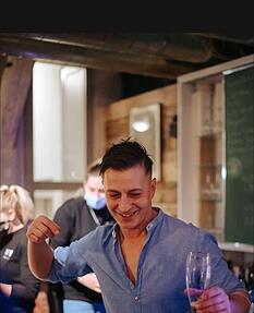 Mehmet Fidan hat den Sprung in die Gastronomie gewagt und hat Anfang Januar das Lokal "No8 - Altes Schlachthaus" eröffnet. Foto: privat Mehmet Fidan hat den Sprung in die Gastronomie gewagt und hat Anfang Januar das Lokal "No8 - Altes Schlachthaus" eröffnet. Foto: privat
