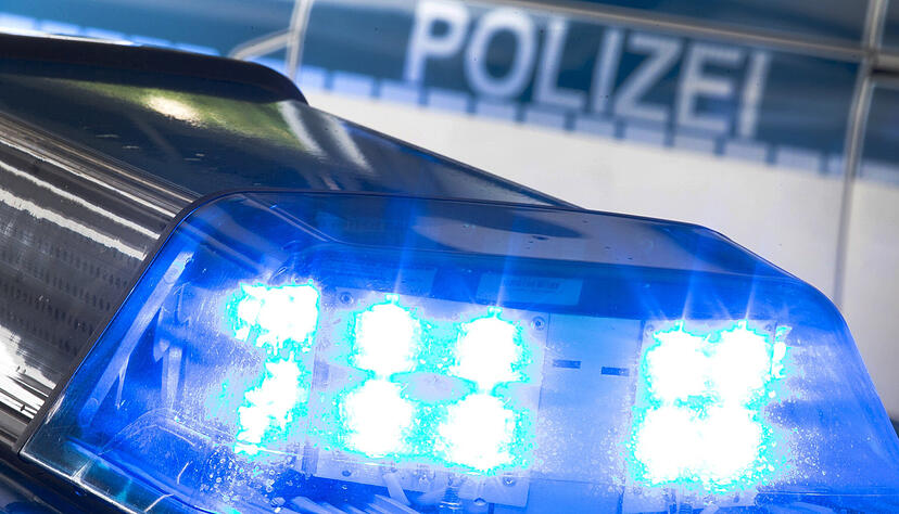 Die Polizei sucht nach den unbekannten Tätern. Die Polizei sucht nach den unbekannten Tätern.
