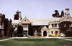 Hier wurden legendäre Feste gefeiert: 2016 wurde die «Playboy Mansion» schließlich an einen Nachbarn verkauft. Foto: PeI