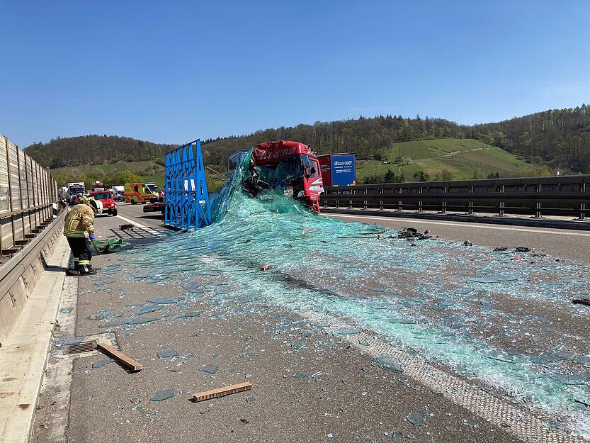 Lkw verunglückt auf A6 Lkw verunglückt auf A6