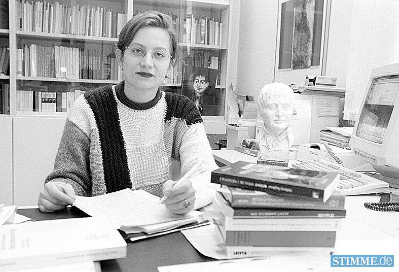 2000: Die französische Austauschstudentin Sylvie Mariet studiert im Kleist-Archiv.