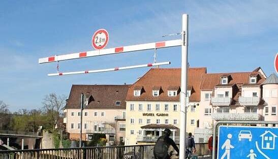 Die Stahlbrücke über den Neckarkanal ist sanierungsbedürftig. Foto: Archiv Die Stahlbrücke über den Neckarkanal ist sanierungsbedürftig. Foto: Archiv