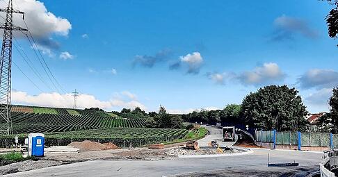 Die Bauarbeiten f&uuml;r den Kreisverkehr zwischen Kirchheim und Gemmrigheim liegen laut Landratsamt im Zeitplan.
Foto: privat