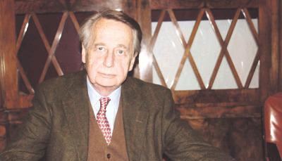 Kraft Fürst zu Hohenlohe-Oehringen wurde 1933 in Oberschlesien geboren und lebt heute in seinem Schloss in Neuenstein. Sein Urgroßvater war der erste Herzog von Ujest.Foto: Hartmut Müller Kraft Fürst zu Hohenlohe-Oehringen wurde 1933 in Oberschlesien geboren und lebt heute in seinem Schloss in Neuenstein. Sein Urgroßvater war der erste Herzog von Ujest.Foto: Hartmut Müller