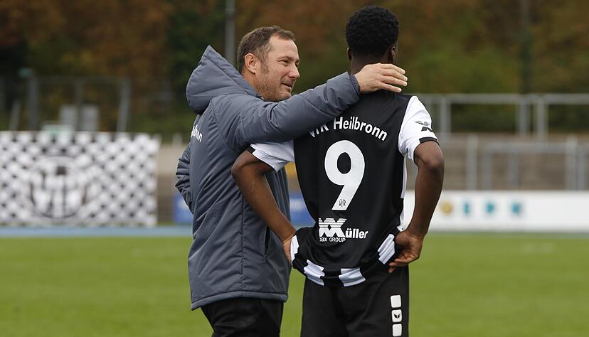 Trainer Markus Lang hat ein fürsorgliches Verhältnis zu Daniel Frimpong, den er zum VfR Heilbronn geholt hat.