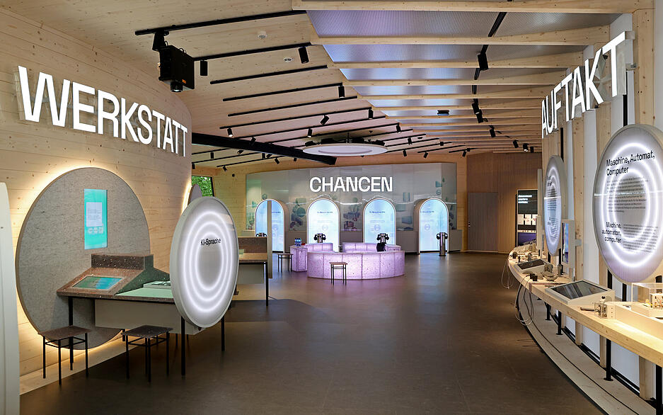 Insgesamt wird es drei Stationen auf der neuen Ausstellungsfläche namens „e3“ geben, die Besucher über Meilensteine in der KI-Entwicklung informieren.