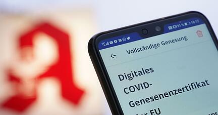 Die politische Entscheidung, dass Genesene nur noch knapp drei Monate als geschützt gelten, sorgt vielfach für Unmut und Unverständnis. Die politische Entscheidung, dass Genesene nur noch knapp drei Monate als geschützt gelten, sorgt vielfach für Unmut und Unverständnis.