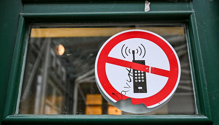 Schulschluss f&uuml;r Smartphones: Schweden plant ein Handyverbot an allen Schulen bis zur neunten Klasse. (Archivbild)