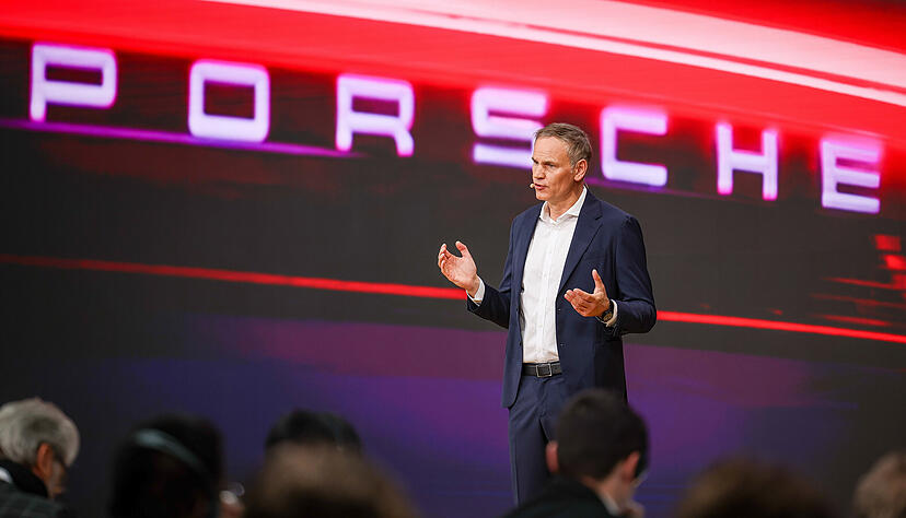 „Die Lage bleibt ernst, und die Branche entwickelt sich sehr dynamisch“, schreibt Porsche-Chef Oliver Blume in einem Brief an die Belegschaft.
