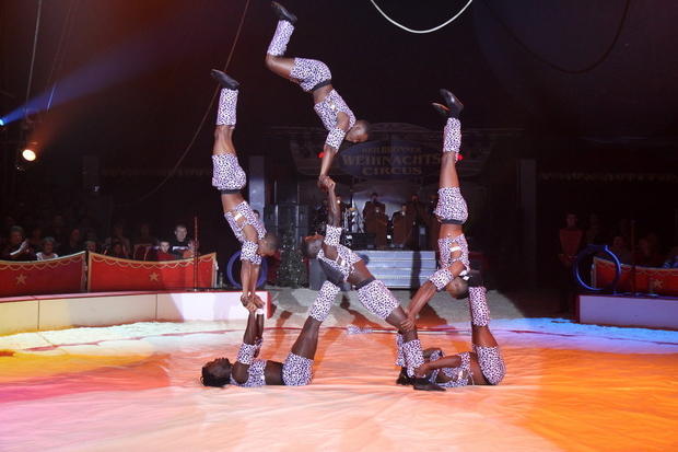 Premiere Weihnachtszirkus | 17.12. Premiere Weihnachtszirkus | 17.12.