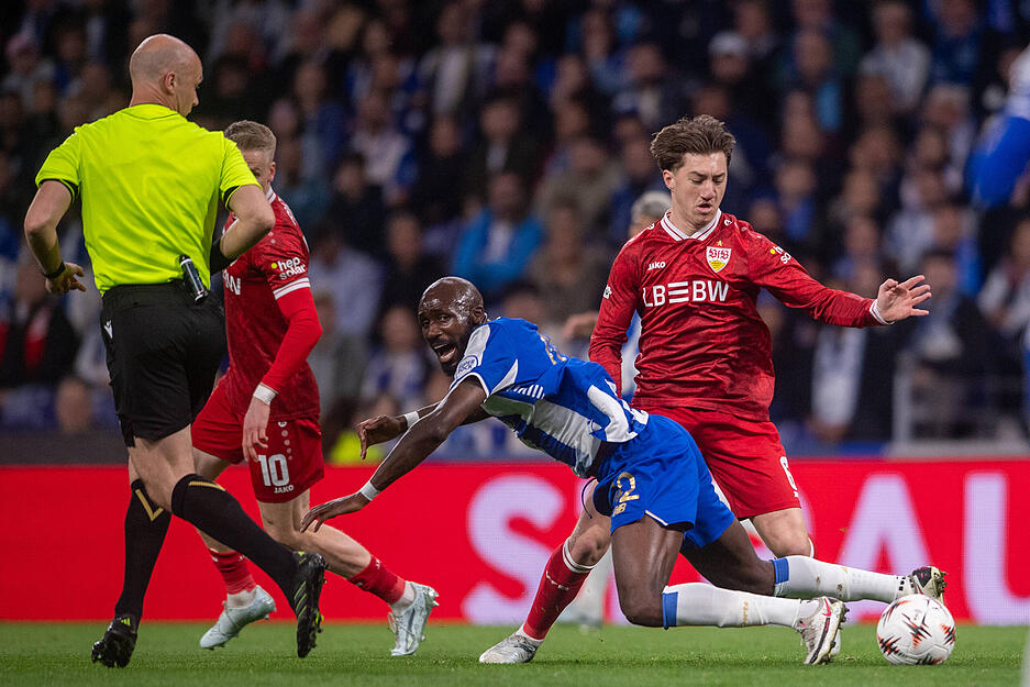 Angelo Stiller: Vorne sehr aktiv im Spielaufbau, hinten teils etwas zu langsam in der Anfangsphase. Eroberte vor dem 0:2 den Ball und vert&auml;ndelte ihn vor dem eigenen Strafraum. Note: 4