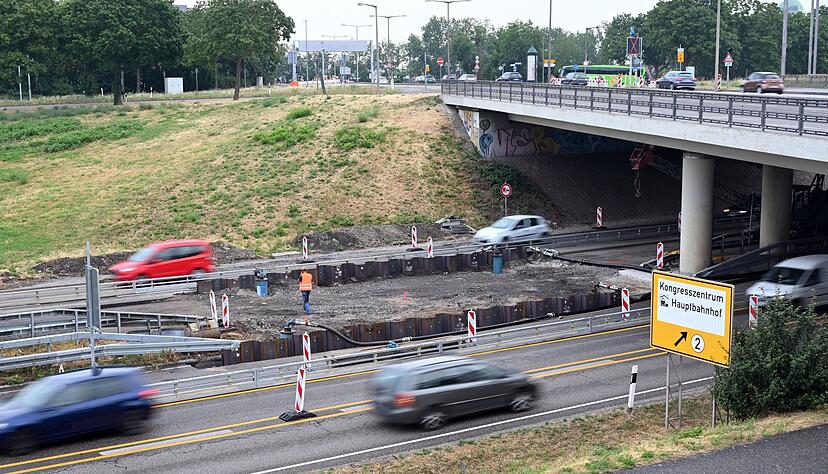 An der S&uuml;dtangente Karlsruhe ist eine Baustelle eingerichtet.