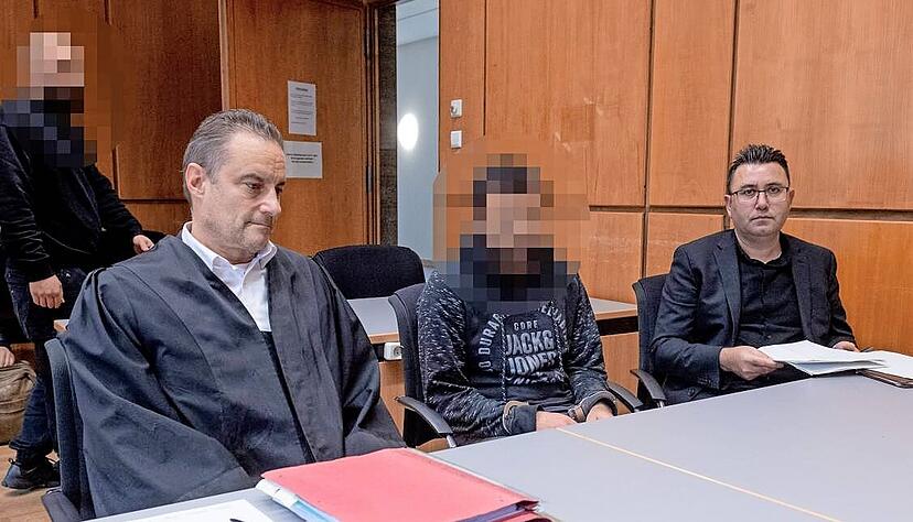 Unter anderem wegen mehrfacher K&ouml;rperverletzung muss sich ein 28 Jahre alter Angeklagter vor dem Landgericht verantworten.