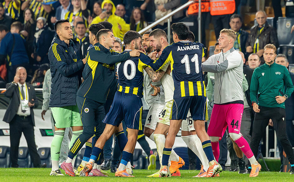 Hitzig wurde es am dritten Spieltag der Ligaphase als der VfB Stuttgart bei Fenerbahce in Istanbul spielte.