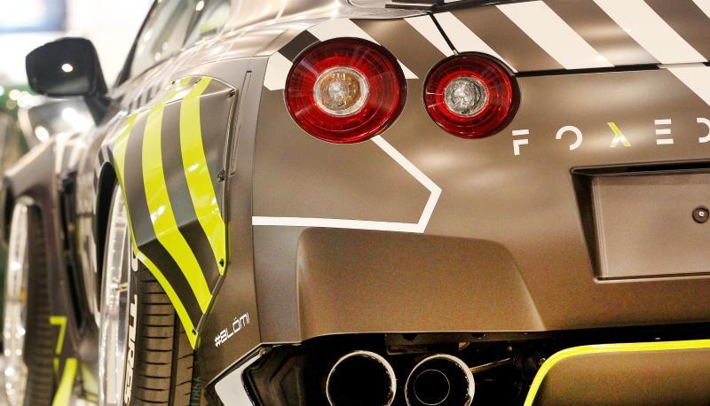 Ein besonders lackierter Nissan GT-R35 auf der Tuningmesse "Essen Motor Show". Ein besonders lackierter Nissan GT-R35 auf der Tuningmesse "Essen Motor Show".