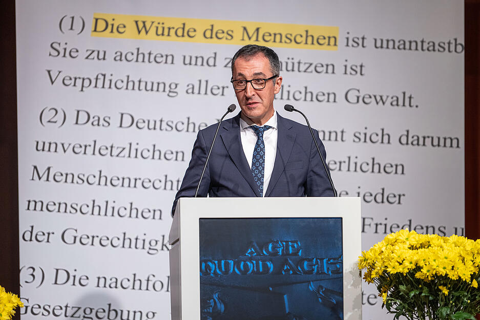 Fischers gr&uuml;ner Parteifreund Cem &Ouml;zdemir ist Schirmherr der "W&uuml;rttemberger K&ouml;pfe"