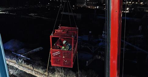 Die Heilbronner Feuerwehr war mit dem Feuerwehrkran und den H&ouml;henrettern aus Stuttgart im Einsatz.