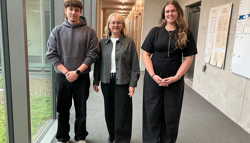 Werben f&uuml;r Studiengang Management und angewandte Psychologie im Sozialwesen an der Reinhold-W&uuml;rth-Hochschule K&uuml;nzelsau: Jannis Hagenmeyer, Professorin Stefanie Sachsenmaier und Leni Dlugosch.