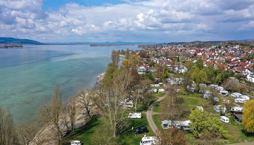 Noch reichlich Platz ist derzeit auf dem Campingplatz am See, der unmittelbar am Ufer des Bodensees liegt. Noch reichlich Platz ist derzeit auf dem Campingplatz am See, der unmittelbar am Ufer des Bodensees liegt.