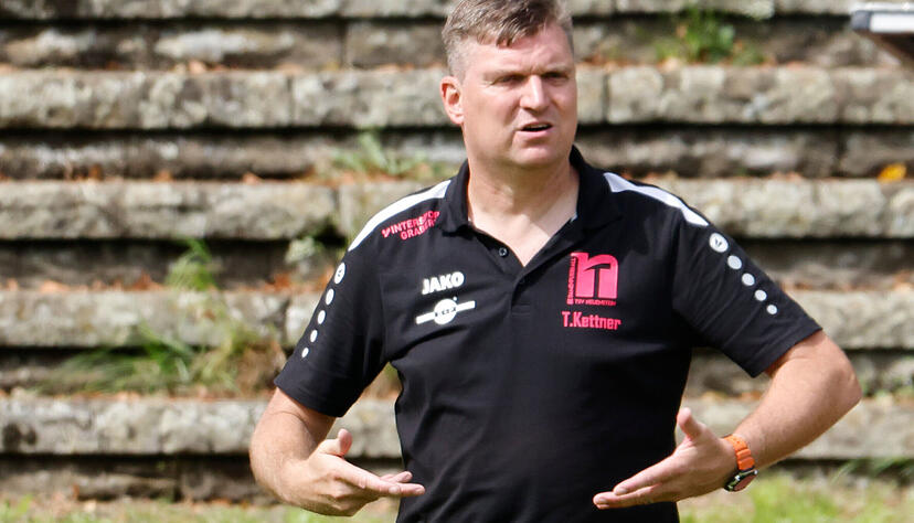 In den vergangenen beiden Jahren trainierte Thomas Kettner die Pink Ladies in der Regional- beziehungsweise Oberliga. Aktuell pausiert er.