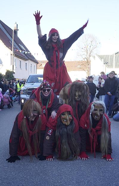 Faschingsumzug durch Ellhofen: Besucher feiern mit den Sulmtalnarren
