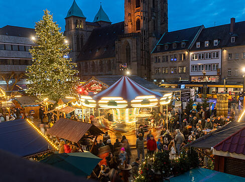 Auch am vierten Adventswochenende dreht sich das Karussell auf dem Heilbronner K&auml;thchen-Weihnachtsmarkt.