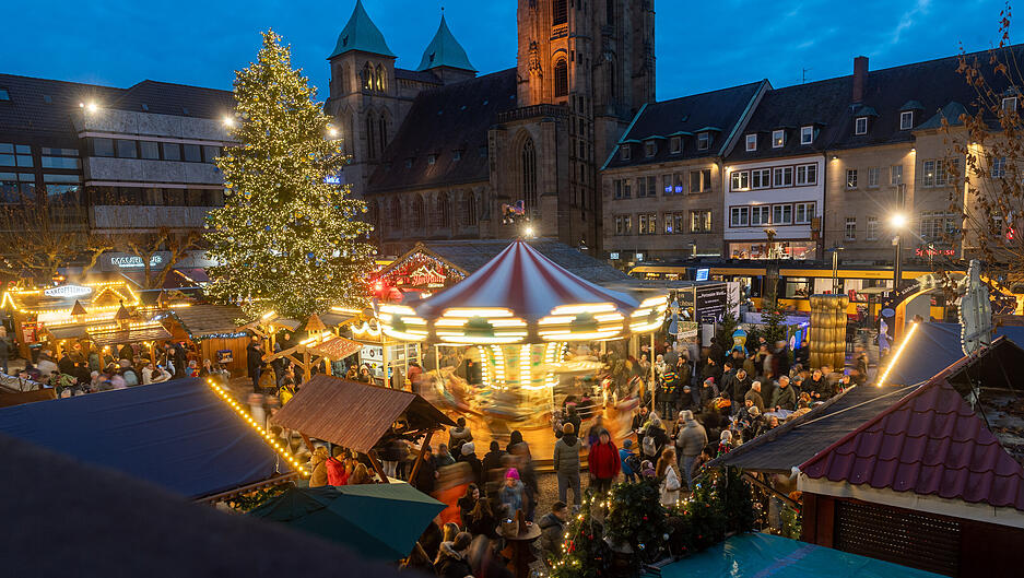 Auch am vierten Adventswochenende dreht sich das Karussell auf dem Heilbronner K&auml;thchen-Weihnachtsmarkt.