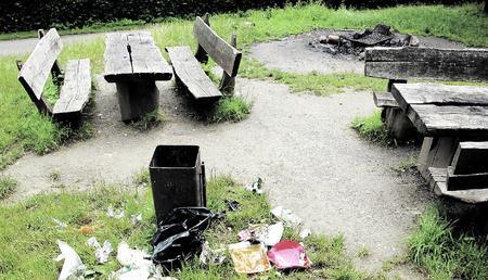 Teilweise sieht es an Grillstellen übel aus. Doch nicht alle Kommunen im Schozach- und Bottwartal haben Grund zur Klage. (Foto: Ulrike Kugler) Teilweise sieht es an Grillstellen übel aus. Doch nicht alle Kommunen im Schozach- und Bottwartal haben Grund zur Klage. (Foto: Ulrike Kugler)