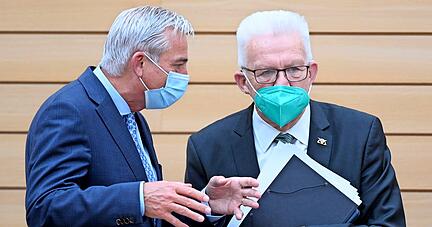 Winfried Kretschmann (Grüne, rechts) und Thomas Strobl (CDU) könnten sich beide eine Jamaika-Koalition im Bund gut vorstellen.
Foto: dpa