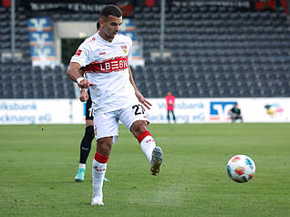 Badredine Bouanani spielt als Neuzugang zum ersten Mal für den VfB Stuttgart im Testspiel gegen Großaspach.