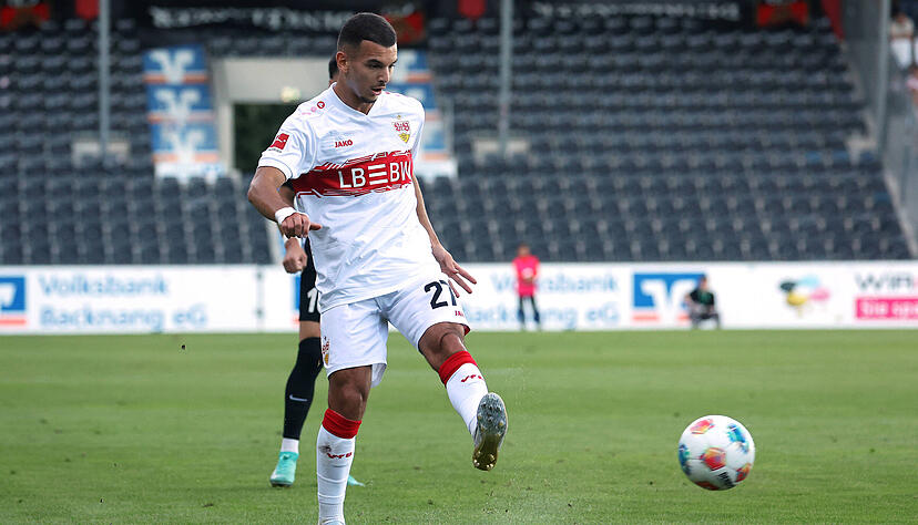 Badredine Bouanani spielt als Neuzugang zum ersten Mal für den VfB Stuttgart im Testspiel gegen Großaspach.