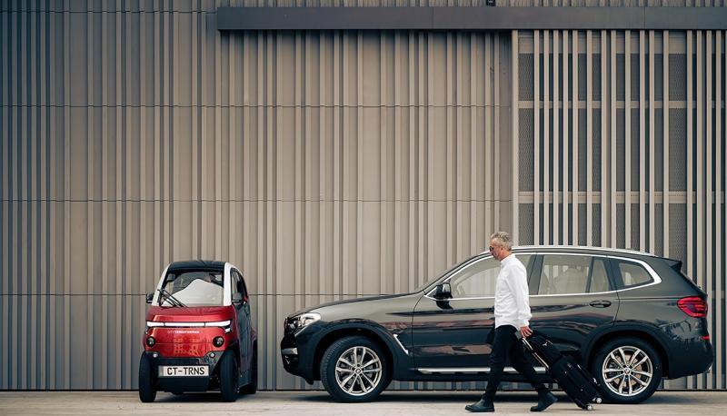 Der Antrieb ist nicht alles: Elektrische Kleinstfahrzeuge wie der City Transformer CT1 (l.) wollen auch den Platzbedarf von Fahrzeugen in Innenst&auml;dten deutlich reduzieren.