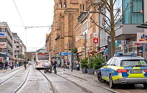 Drogen spielen an der Kilianskirche eine große Rolle. Häufig wird rund um das Wahrzeichen der Stadt ganz offen gedealt.
Fotos: Archiv/Berger, Veigel Hettich