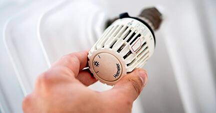 Im Neuenst&auml;dter Rathaus, weiteren B&uuml;ros und in Museen wird die Temperatur tags&uuml;ber auf 19 Grad reduziert. In Schulen und Kitas bleibt es w&auml;rmer.
Foto: dpa