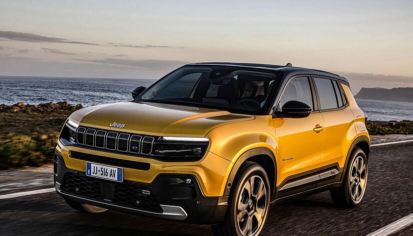Mit dem Avenger bringt Jeep sein erstes Elektroauto auf den Markt. Er profiliert sich als robuster Allrounder für den Alltag. Mit dem Avenger bringt Jeep sein erstes Elektroauto auf den Markt. Er profiliert sich als robuster Allrounder für den Alltag.