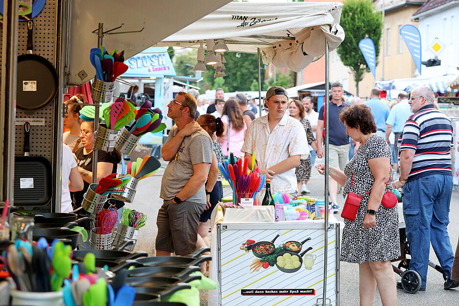 Beim 1060. Talmarkt ist in Bad Wimpfen viel los. Egal ob Kr&auml;merstand oder Riesenrad, f&uuml;r Jung und Alt ist viel geboten.