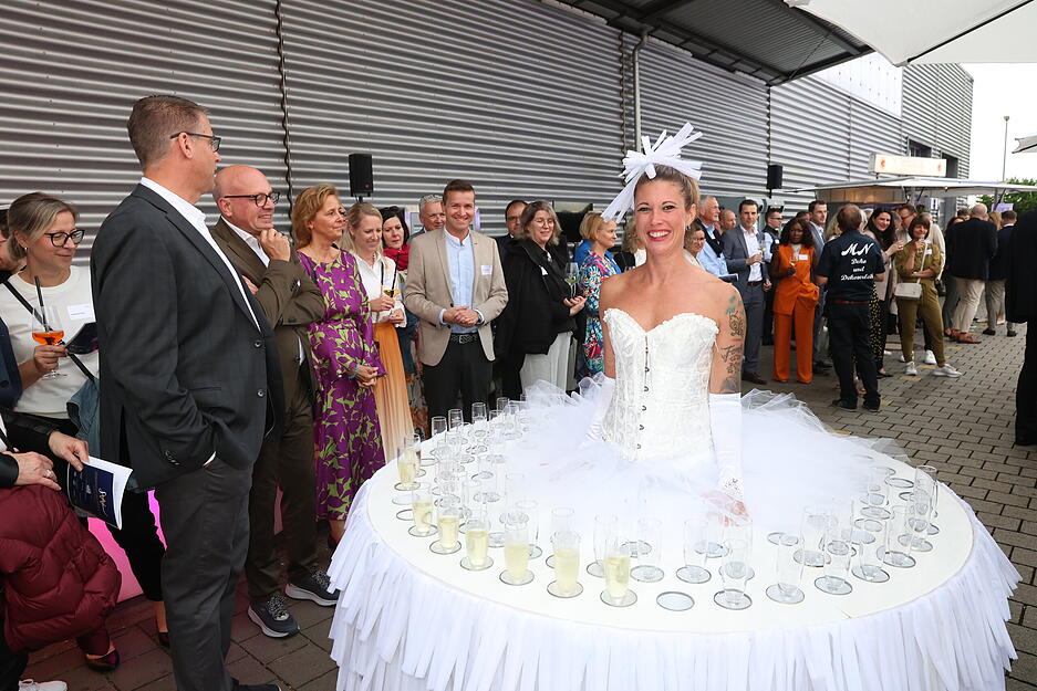 Sommernacht der Wirtschaft: Ein Cocktailkleid der ganz besonderen Art.