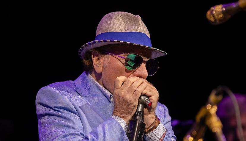 Bei seinen Konzerten, wie hier beim Montreux Jazz Festival 2022, sagt Van Morrison kaum etwas und l&auml;sst die Musik sprechen. (Archivbild)