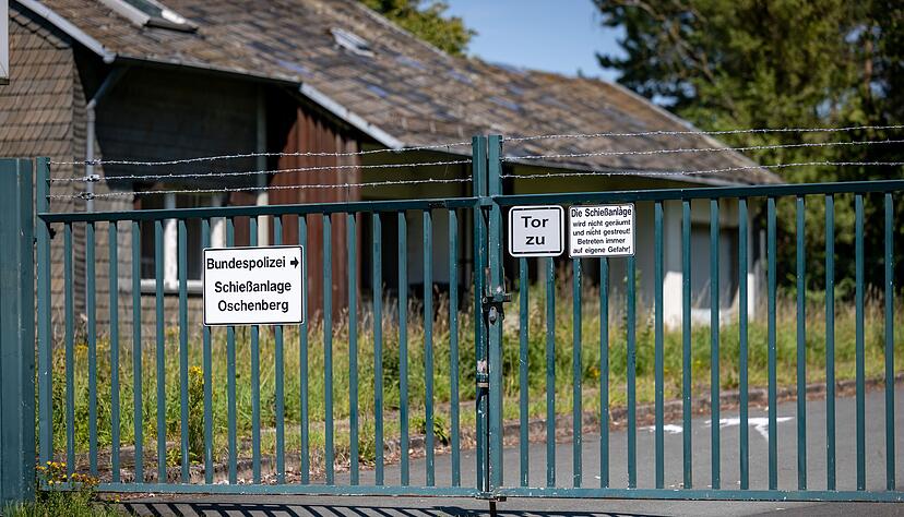 In der Schießanlage sollen mutmaßliche Mitglieder einer «Reichsbürger»-Gruppe trainiert haben. In der Schießanlage sollen mutmaßliche Mitglieder einer «Reichsbürger»-Gruppe trainiert haben.
