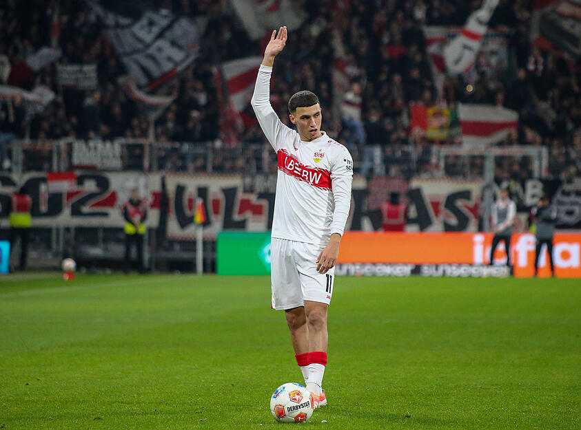 Bilal El Khannouss: Immer wieder anspielbar und beim 1:0 dann mit einem starken Laufweg und guten Kopfball. Gute Flanken, aber auch immer mal wieder abgetaucht. Note: 2,5