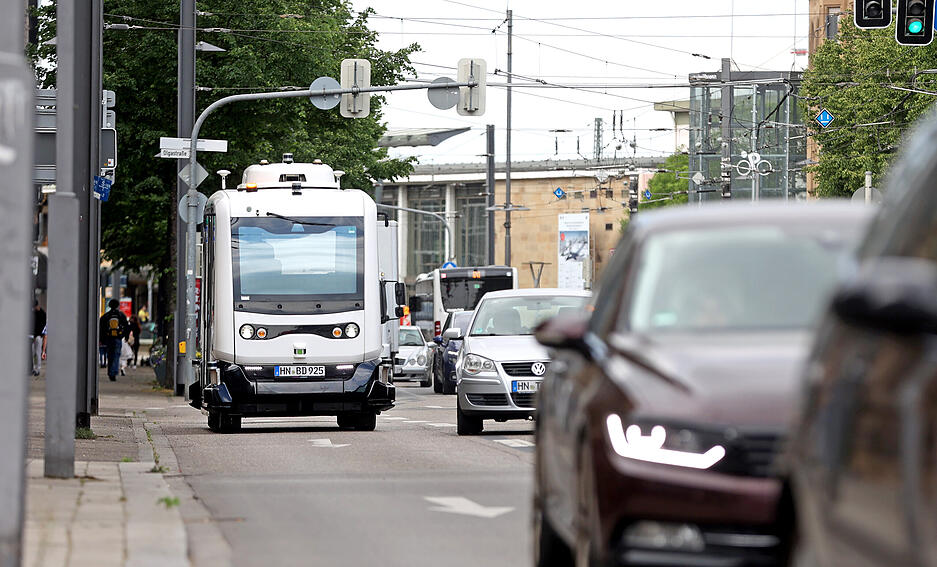 Probefahrt autonomes Bus-Shuttle auf der Bahnhofstraße Heilbronn Probefahrt autonomes Bus-Shuttle auf der Bahnhofstraße Heilbronn