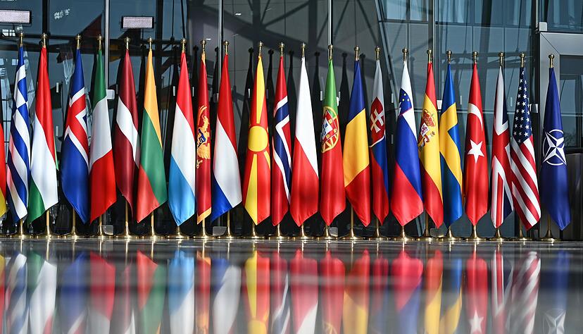 Unter dem Druck der USA erhöhen die europäischen Nato-Staaten und Kanada ihre Verteidigungsausgaben. Der Zuwachs wird aber schon wieder schwächer. (Archivbild) Unter dem Druck der USA erhöhen die europäischen Nato-Staaten und Kanada ihre Verteidigungsausgaben. Der Zuwachs wird aber schon wieder schwächer. (Archivbild)