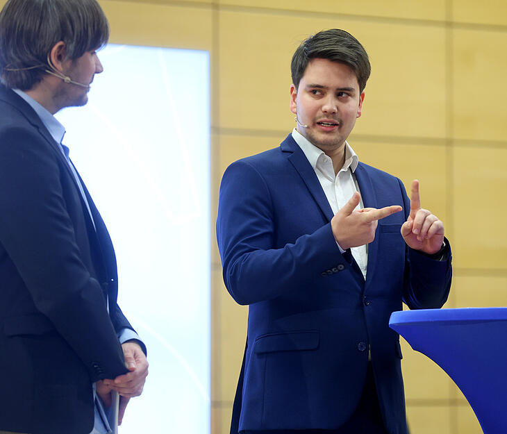 Die Kandidaten erl&auml;utern ihre Vorstellungen zu Finanzen, Infrastruktur und gesellschaftlichem Leben.