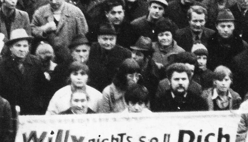 Zuschauer beim Besuch von Willy Brandt 1974. Foto: Archiv