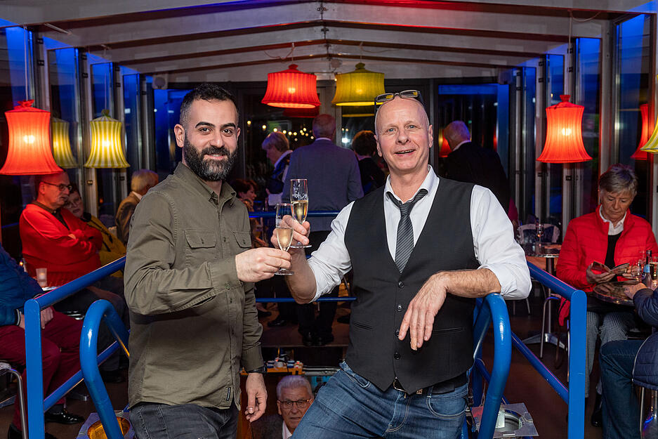 Silvester im Parkhotel und auf dem Theaterschiff Silvester im Parkhotel und auf dem Theaterschiff