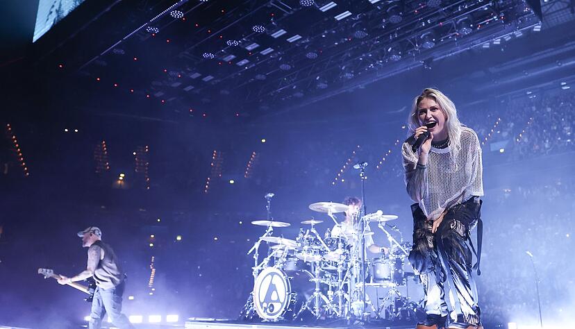 Emily Armstrong von der Band Linkin Park 2024 bei einem Konzert in Hamburg (Foto: Archiv)