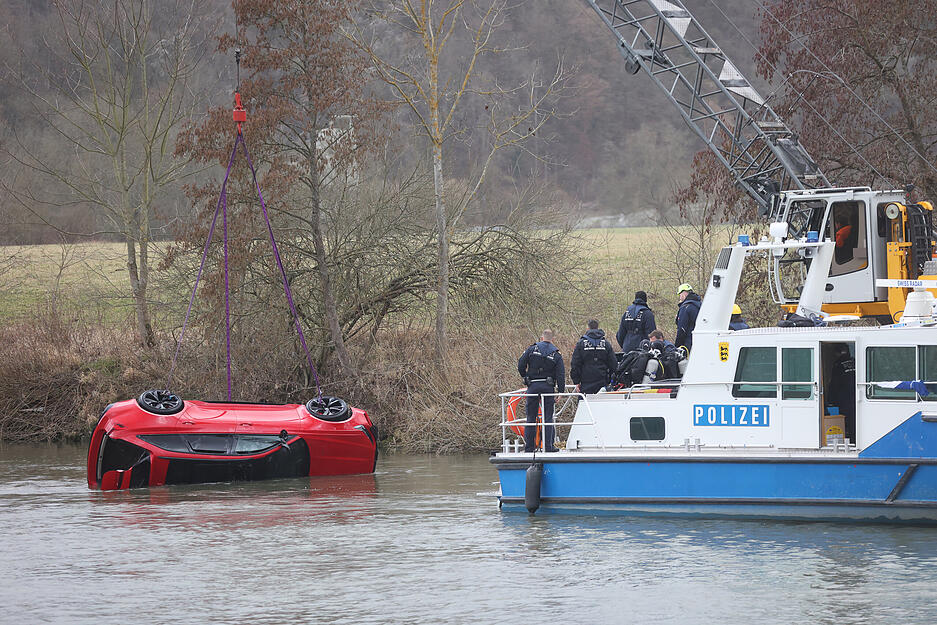 Bergung gesunkenes Auto bei Gundelsheim