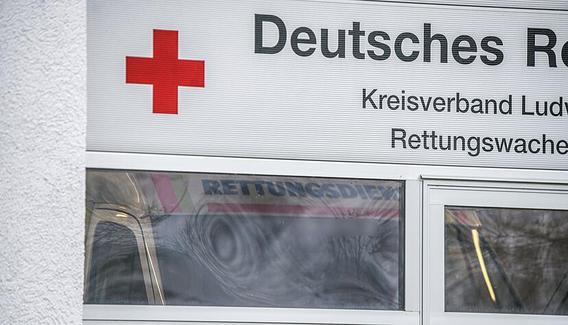 Eine Rettungssanit&auml;terin soll versucht haben, ihre drei Kollegen zu vergiften. (Archivbild)