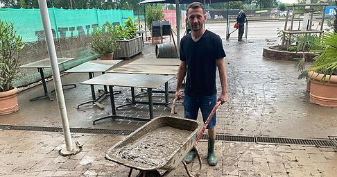 Das Hochwasser in der Freizeitanlage Happy Match sind weiterhin deutlich sichtbar.