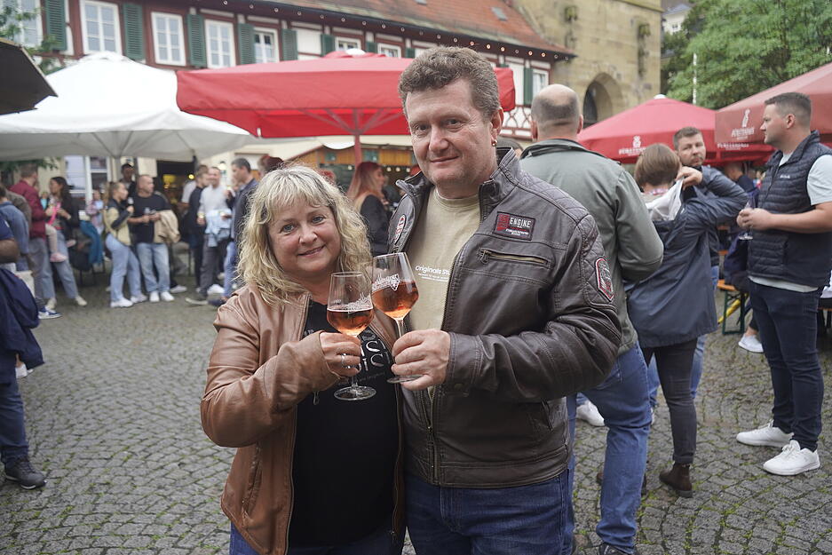 Am Samstag ließen sich die Besucher die Stimmung vom schlechten Wetter nicht vermiesen.